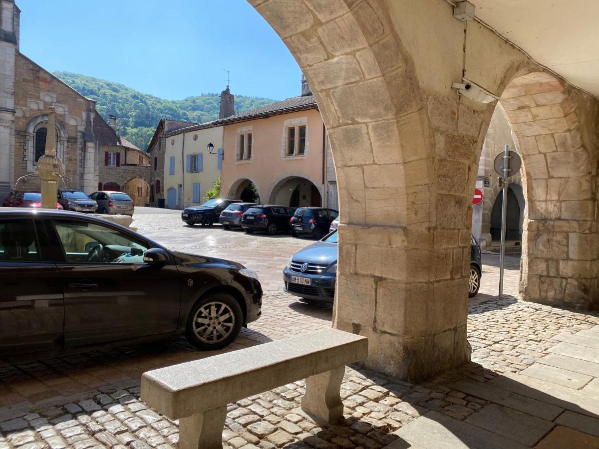 Logis Hotel Restaurant & Pizzeria Vuillot Cuiseaux Exterior photo