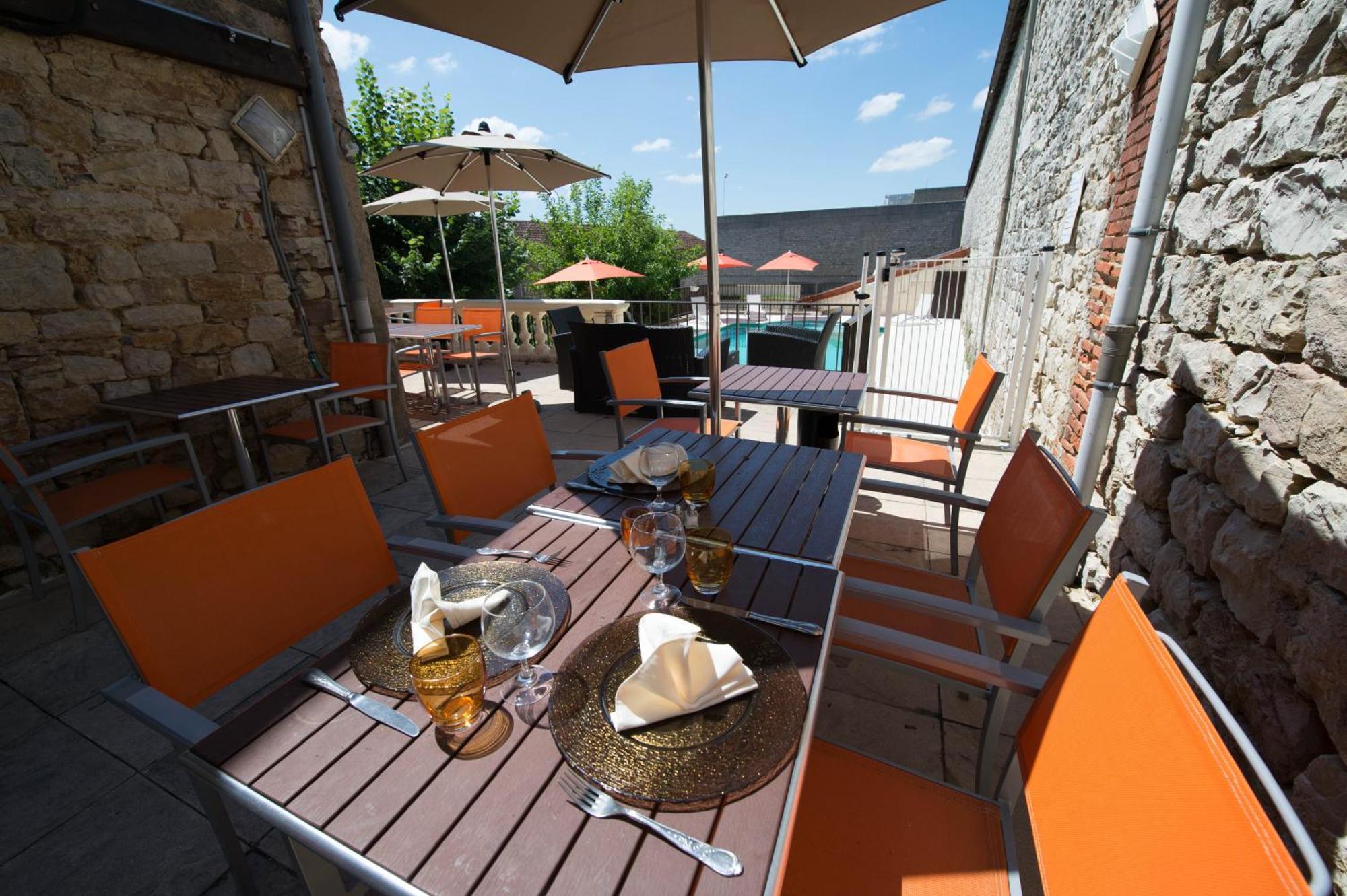 Logis Hotel Restaurant & Pizzeria Vuillot Cuiseaux Exterior photo